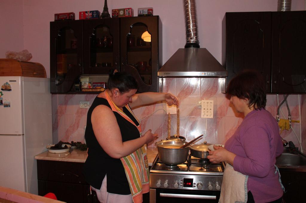 Guesthouse Medea On Pushkini 4 쿠타이시 외부 사진