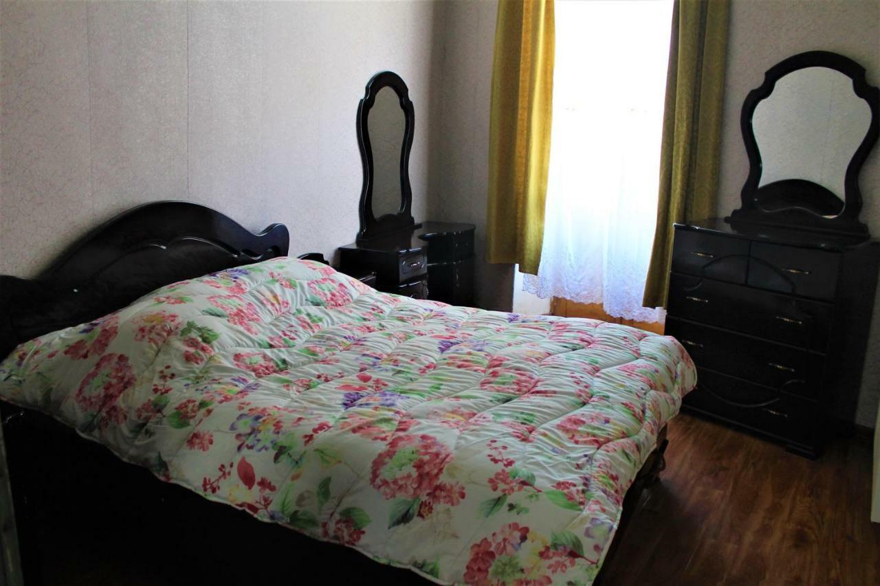 Guesthouse Medea On Pushkini 4 쿠타이시 외부 사진